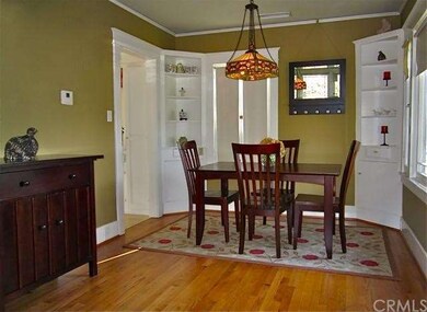 Hardwood flooring, picture rails, built-ins.