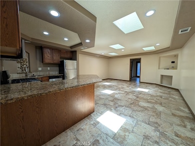 27160 Vista Rd unit 15, Helendale, CA 92342 - photo 7