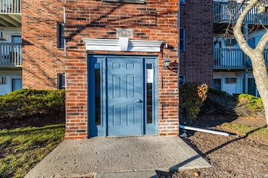 1345 Cunat Ct unit 2D, Lake In the Hills, IL 60156 - photo 2