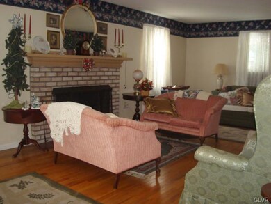 1449 Colgate Dr, Bethlehem, PA 18017 - photo 7