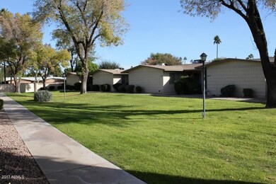 10821 W Santa fe Dr, Sun City, AZ 85351 - photo 3