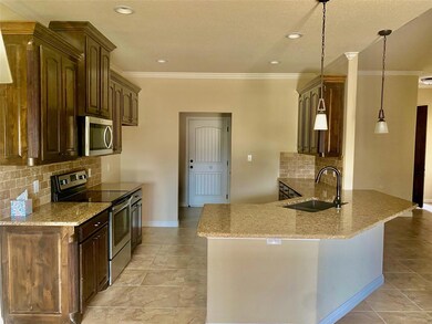 533 Landry Ct, Granbury, TX 76049 - photo 4