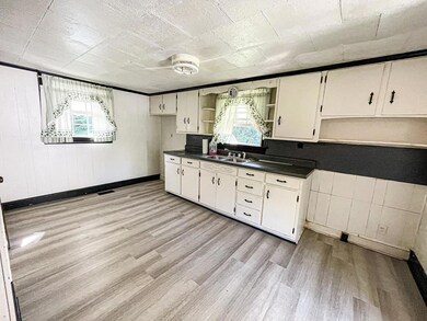 8335 Chatham Rd, Martinsville, VA 24112 - photo 7