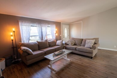 4-web-or-mls-JacksonREP_SWPhloxPond_4137