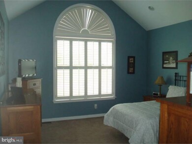 1118 Burgundy Cir, Pennsburg, PA 18073 - photo 7