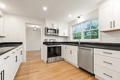 318 Andover St, Lowell, MA 01852 - photo 6