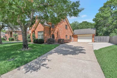 1010 Middlecreek St, Friendswood, TX 77546 - photo 3