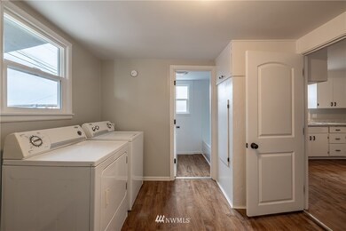 325 S Chelan Ave, Wenatchee, WA 98801 - photo 5