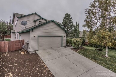 3728 SW Reindeer Ave, Redmond, OR 97756 - photo 2