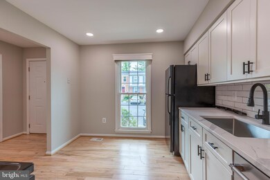 9961 Longford Ct, Vienna, VA 22181 - photo 7