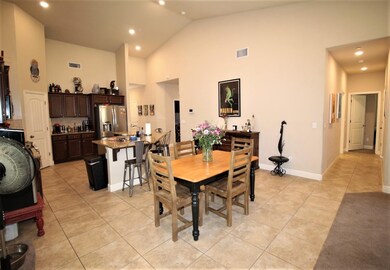 3330 N Pearwood Ave, Fresno, CA 93727 - photo 5