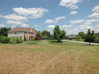 5025 Kohler Rd, Zionsville, PA 18092 - photo 2