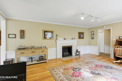 653 E Hunt Rd, Alcoa, TN 37701 - photo 4