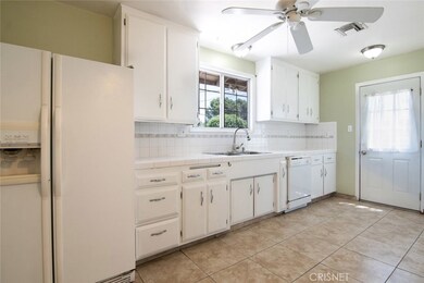 20808 Clark St, Woodland Hills, CA 91367 - photo 5