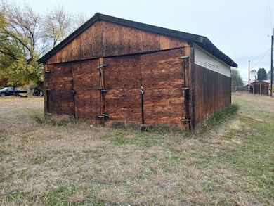 525 Columbia Ave, Northport, WA 99157 - photo 2