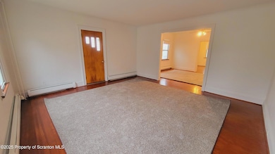 211 Oak St unit First Floor, Scranton, PA 18508 - photo 4