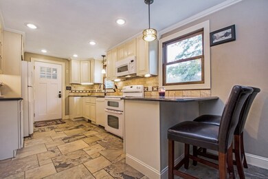 61 Green St, Ashland, MA 01721 - photo 4