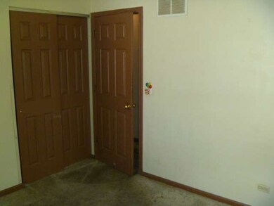 121 Bolz Rd, Carpentersville, IL 60110 - photo 6