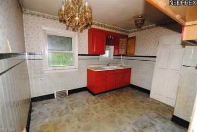 5202 Henry St, Maple Heights, OH 44137 - photo 3