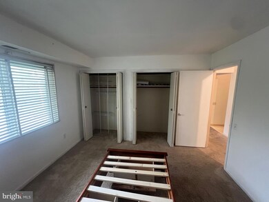 1747 Edgewood Hill Cir unit 204, Hagerstown, MD 21740 - photo 7