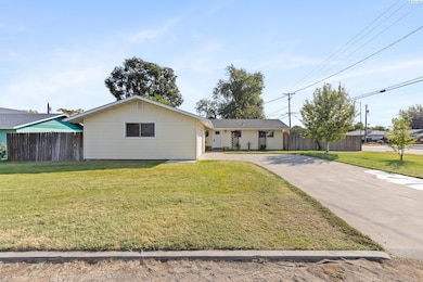 329 S Quillan St, Kennewick, WA 99336 - photo 2