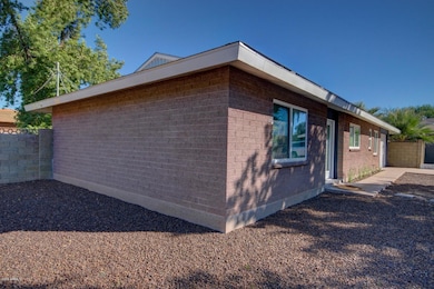 4002 E Devonshire Ave, Phoenix, AZ 85018 - photo 7