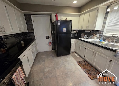 1431 Jerry St, Liberal, KS 67901 - photo 3