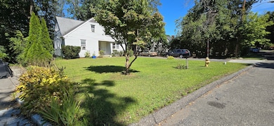 27 Emma Rd, Stamford, CT 06905 - photo 2