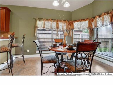 2041 HUNTERS RIDGE DR, BATON ROUGE, LA 70816