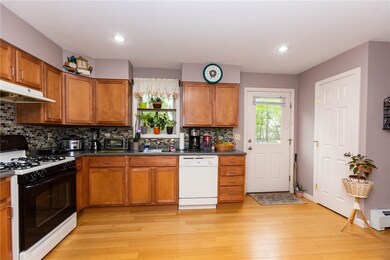 84 Barton St, Pawtucket, RI 02860 - photo 6