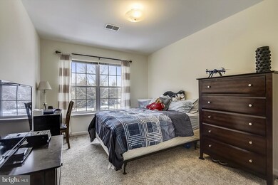 13122 Shamrock Glen Dr, Germantown, MD 20874 - photo 7