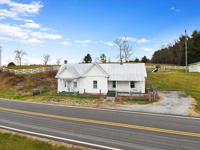 3517 Daniels Run Rd NE, Pilot, VA 24138 - photo 4