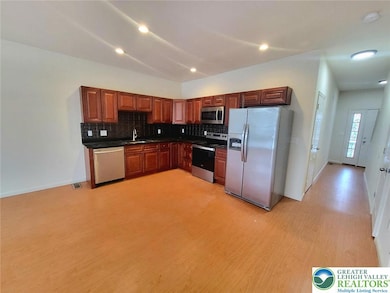 2167 S Poplar St, Allentown, PA 18103 - photo 4