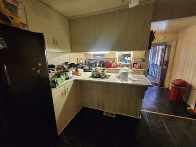 1201 W Waddell Ave, Albany, GA 31707 - photo 5