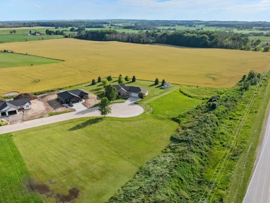 Lt3 Ridgeway Ct, Manitowoc, WI 54220 - photo 2