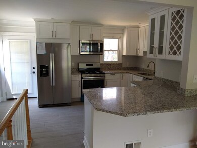 8126 Gavin St, New Carrollton, MD 20784 - photo 7