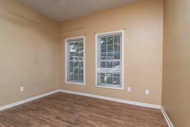 111 E Southland Ave, Alvin, TX 77511 - photo 7