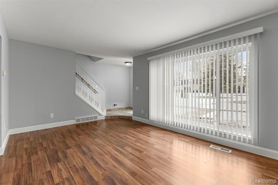 29756 City Center Dr unit 1, Warren, MI 48093 - photo 3