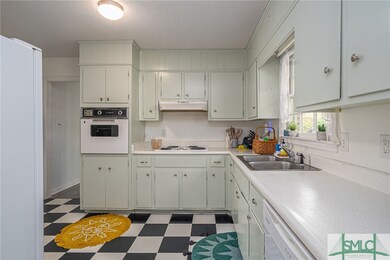2013 Ashley Rd, Savannah, GA 31410 - photo 6