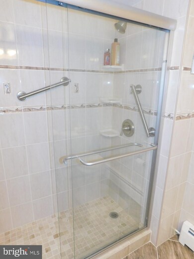 200 Bryan Ave, Gaithersburg, MD 20877 - photo 4