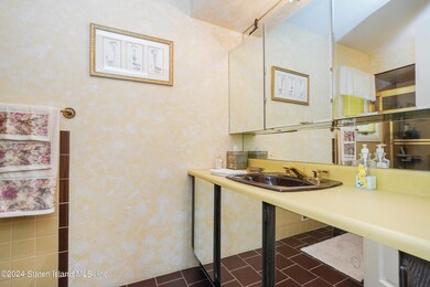 230 Thomas St, Staten Island, NY 10306 - photo 6