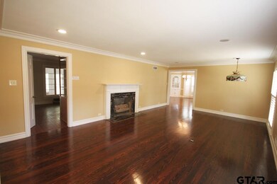 2429 2429 Oak Ln, Tyler, TX 75701 - photo 7