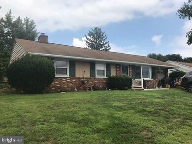 349 Valley View Dr, New Holland, PA 17557 - photo 2