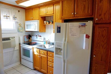 307 Flagg St unit 305, Myrtle Beach, SC 29577 - photo 3