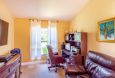 Office/flex room