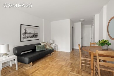 The Eastmore unit 4-U, New York, NY 10021 - photo 2