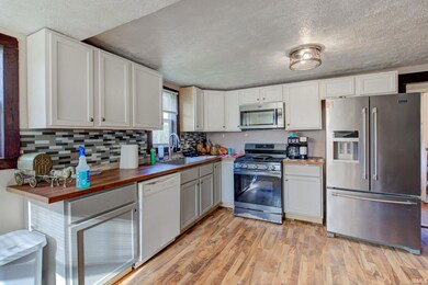 215 N Lincoln St, Galveston, IN 46932 - photo 7