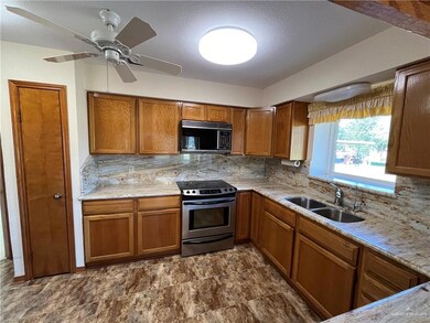 826 Citrus Dr, Alamo, TX 78516 - photo 4