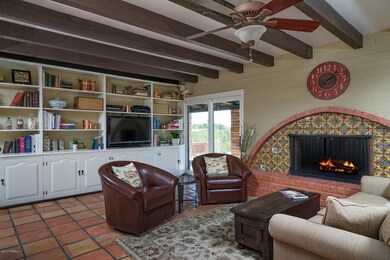 Family Room Built Ins