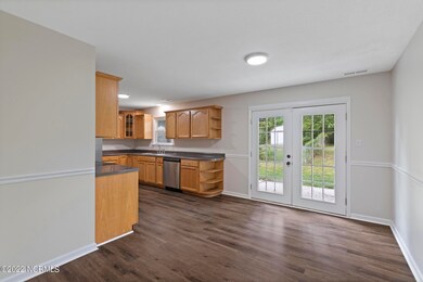 111 Thames Dr, Jacksonville, NC 28546 - photo 7